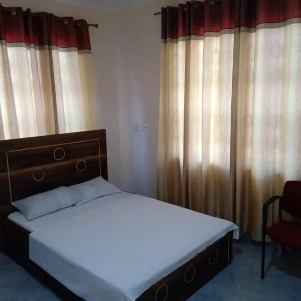 Alpha Rooms Single Bedroom Gome Fortress Business Center Dansoman Accra, hotel in Accra