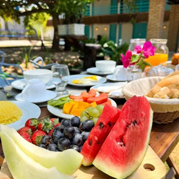 Amaly Pousada e Bistrô, hotel v destinaci Japaratinga