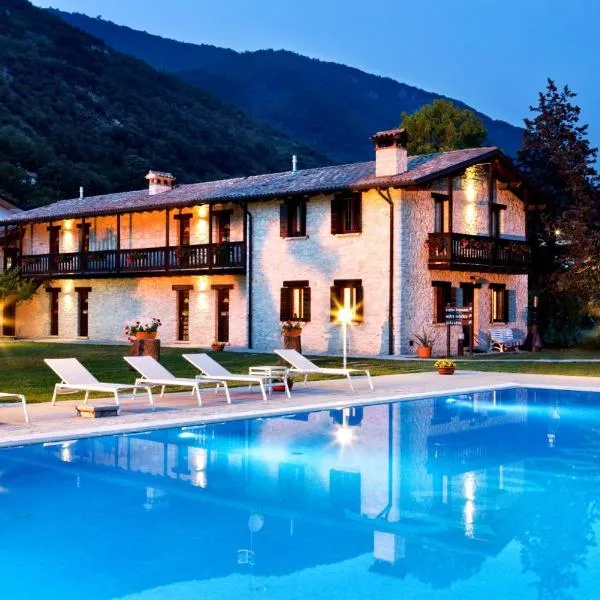 Ai Cadelach Hotel Giulia, hotel Revine Lagóban