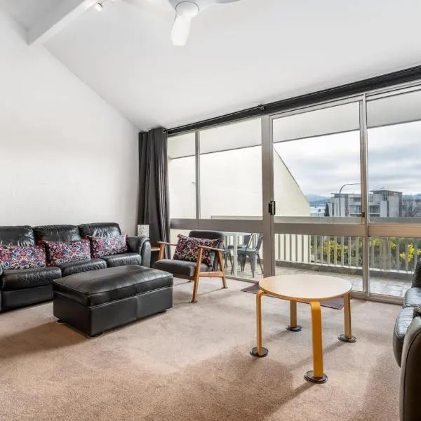 3BR Loft Apt 1min to Kingston Foreshore - Hosted by Canstay, hotel in Kingston 