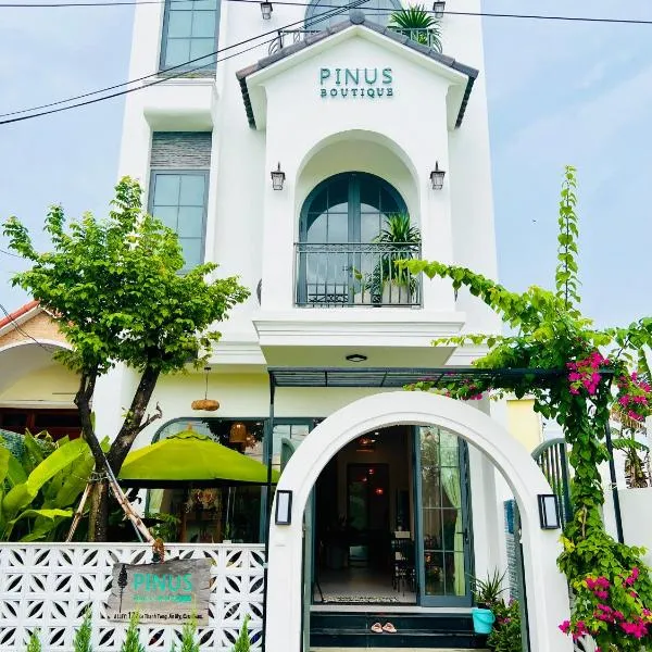 Hoi An Pinus Boutique, hotel v destinaci Tân Thành (1)