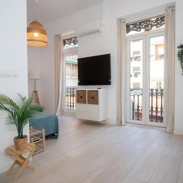 Apartamento acogedor frente a Torres de Serrano, hotel v destinácii Valencia