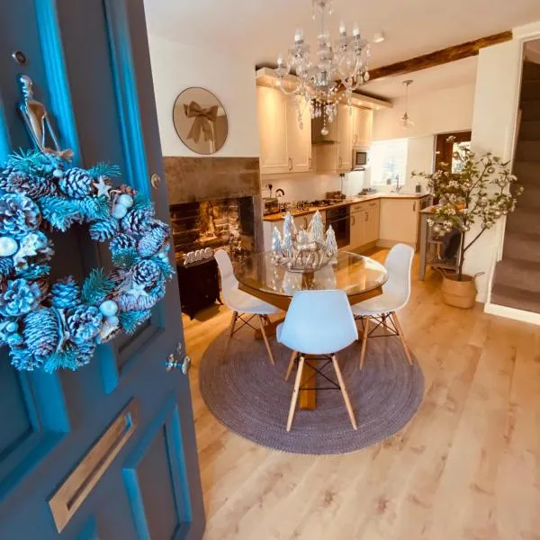 The Tenth House, Grade II Listed Georgian Town House, Wirksworth, Derbyshire, Peak District Cottage, Sleeps 4, ξενοδοχείο σε Wirksworth