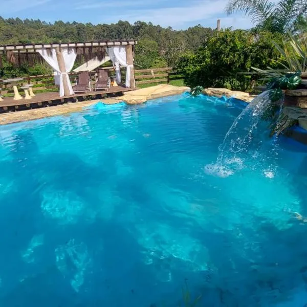 Pousada Portal da Serra - Chalés, hotel u gradu Karankas