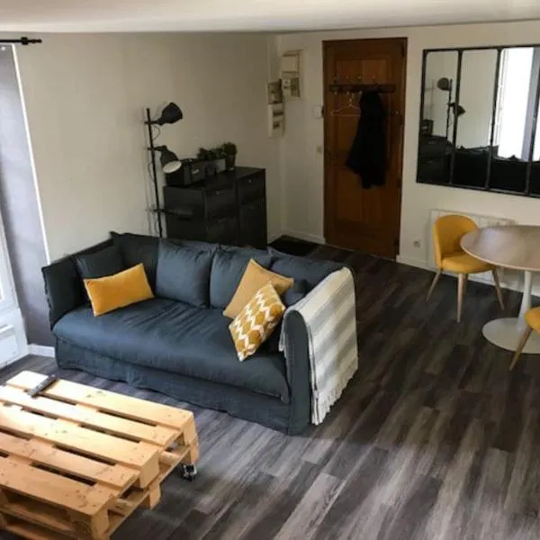 Appartement Duplex à Brie-Comte-Robert, hotel di Brie-Comte-Robert