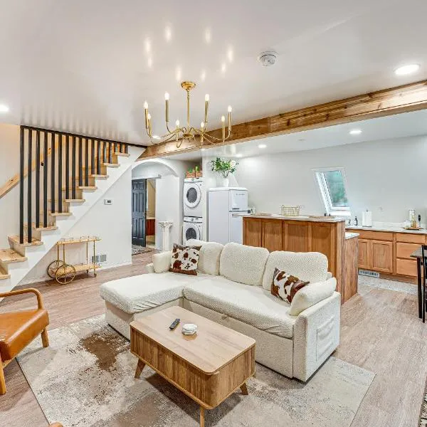 Walk to Fox Lake Pet-Friendly A-Frame with Fire Pit, Hotel in Twin Lake