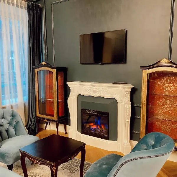 Unique apartment in old town, хотел в Вилнюс