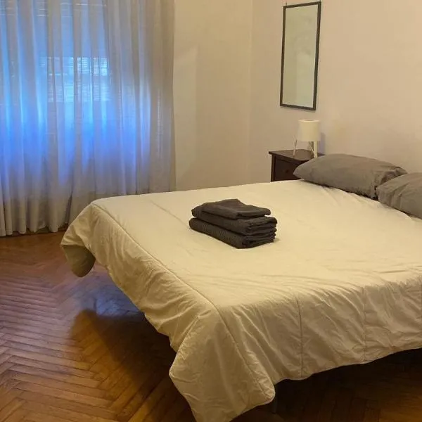 La Milonga 2 - AFFITO CAMERE - Habitacion - Baño y Cocina Compartida, hotel in Genova