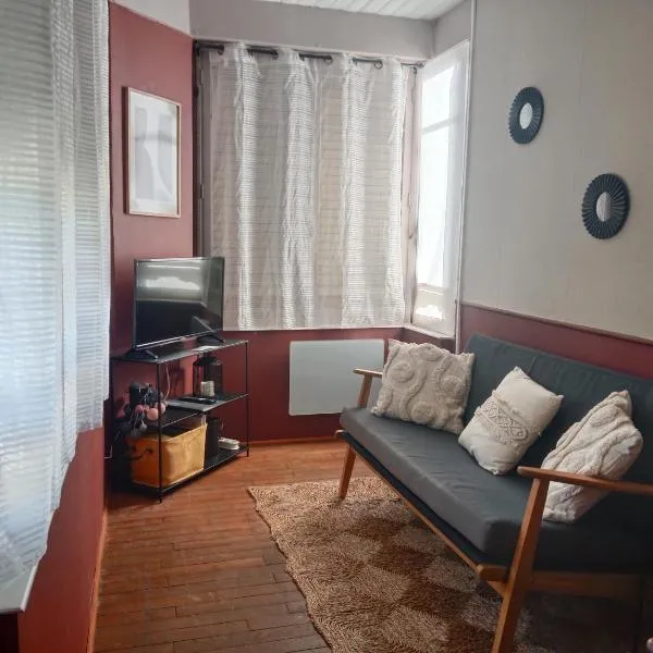Pounette, appartement duplex, centre / thermes, hotel v destinácii Luxeuil-les-Bains