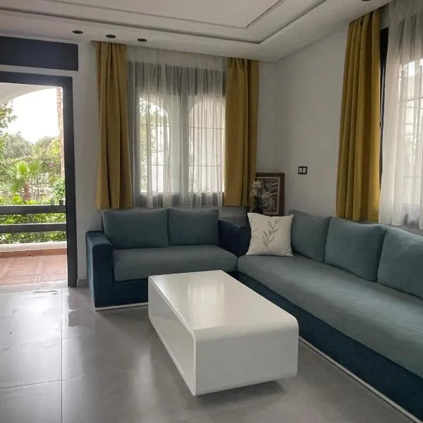 Appartement pied sur mer, hotel v destinaci Fnidek