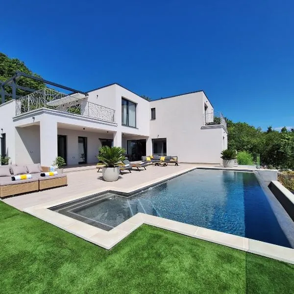 Villa LEVANT, hotel i Martina