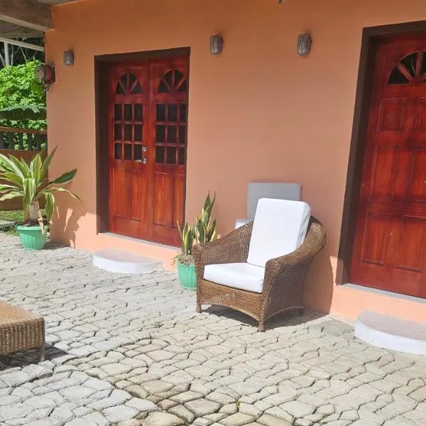 The Jungle Escape Apartment 02, hotel v destinaci Soufriere