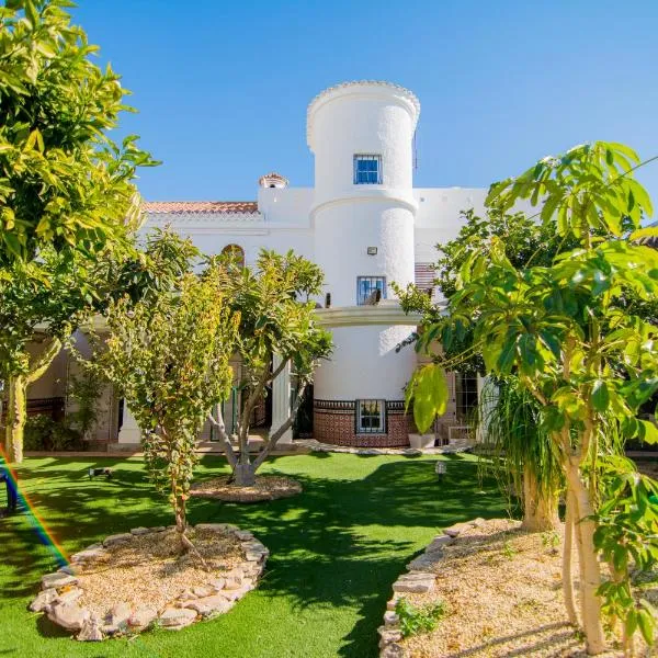 16:9 Los Molinos Suites, hotel v destinaci Almería