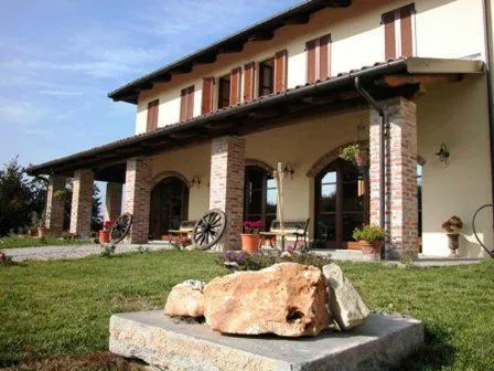 La Madonnina Agriturismo Dorè, hotel din Alba