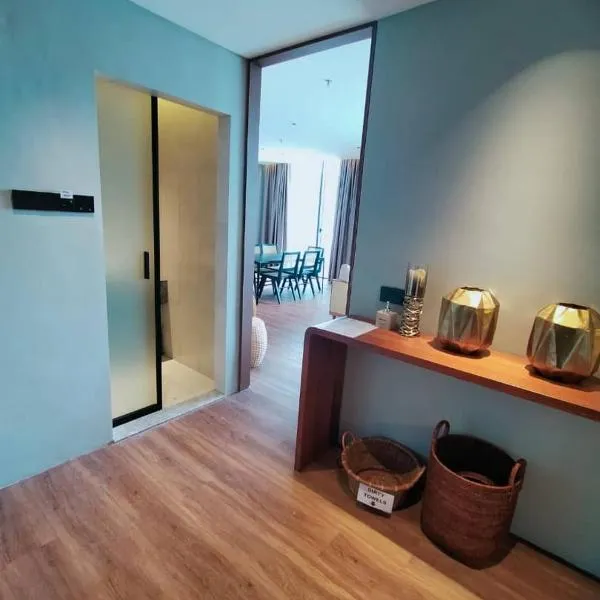 Roxy Beach Resort, hotel v destinaci Sematan