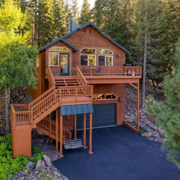 Golden Summit by AvantStay Stunning Secluded Cabin w Access to Tahoe Donner, hotel v destinaci Truckee