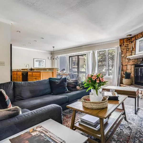 Marillac by AvantStay Gorgeous Ski Cabin w Balcony Patio, hotel v destinaci Olympic Valley