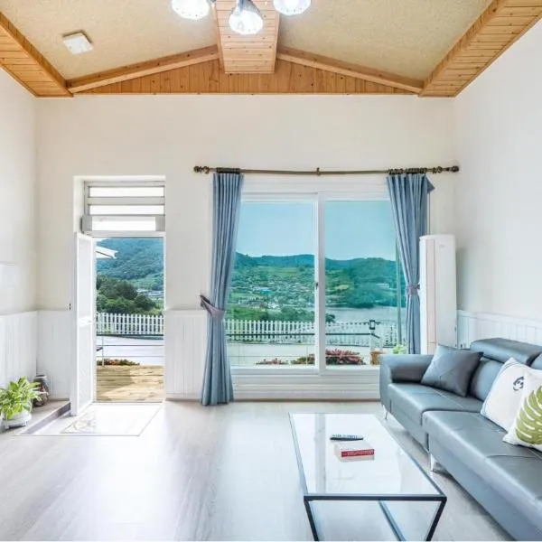 Yeosu Sky Pension, hotel in Yeosu