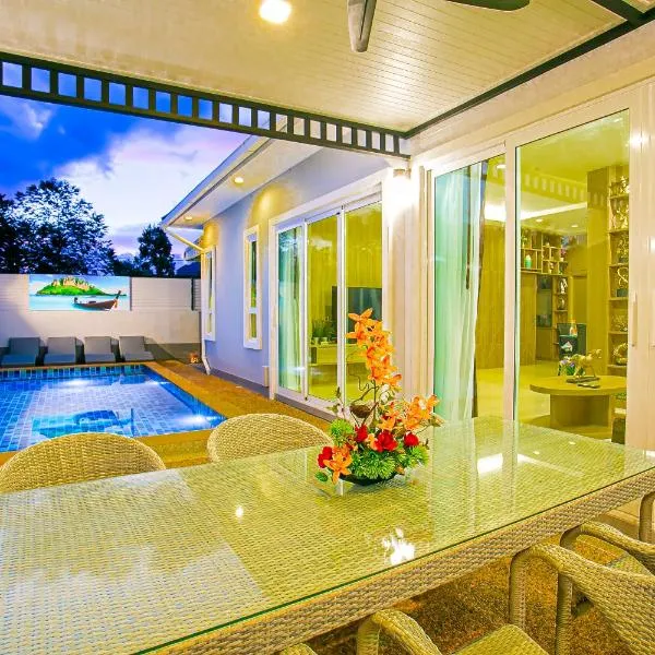 "Smooth as Silk" Gorgeous 3-Bedroom Pool Villa, Just a Stone's Throw from the Beach!, hotel v destinaci Ban Khlong Haeng