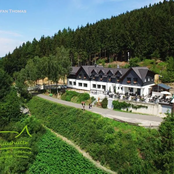 Die Triniushütte "Thüringens schönste Aussicht", hotel a Rauenstein
