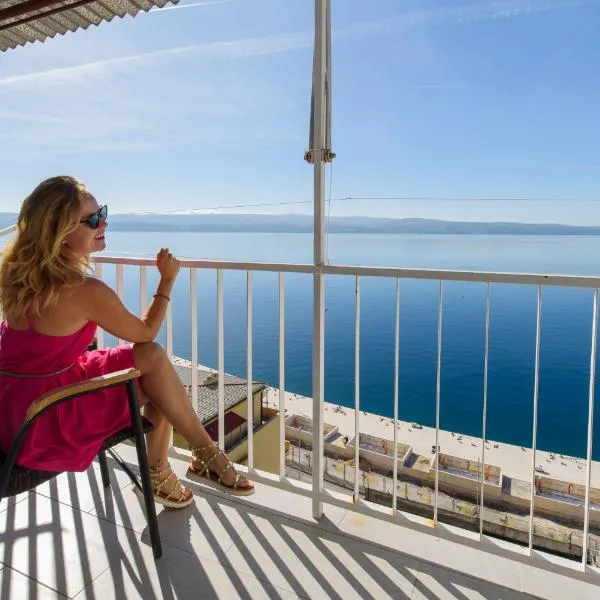 Sunny Apartment, hótel í Omiš