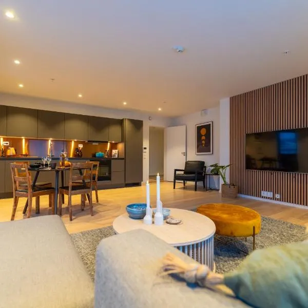 Northern Light Apartments - Nyholmen Luxury Penthouse B, hotel in Tromsø