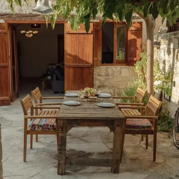 The Yard Traditional Residence, hotel v destinaci Vasa Kilaniou