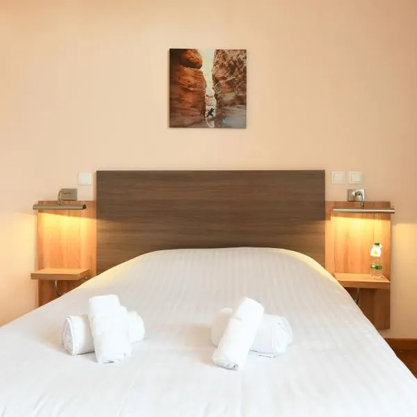 Logis Hôtel l'Auberge d'Alex – hotel w mieście Arzacq-Arraziguet