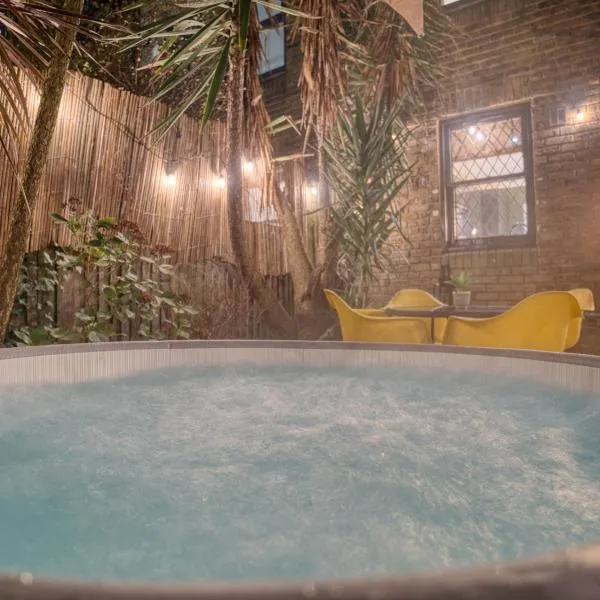 London Fulham - hot tub, parking, games & arcade, hotel in London