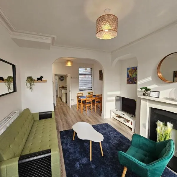 3BR, 6 min to central station, full kitchen, hotel en Saint Helens