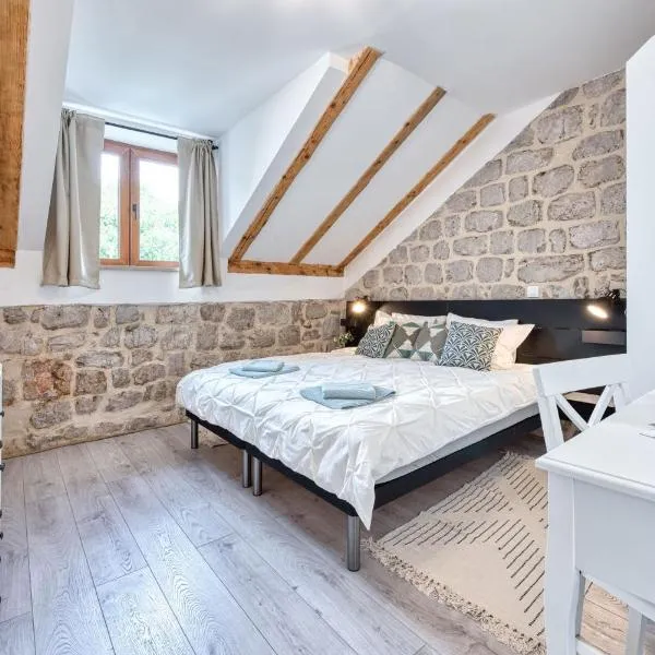 Villa Dovecote with Private Sauna, Jacuzzi & Gym, hotel v destinaci Ston