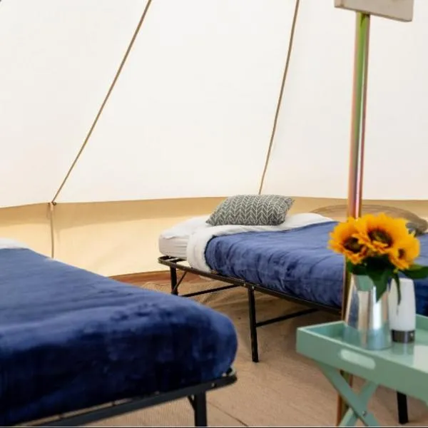 Duke Travel Official TT Glamping - Douglas, khách sạn ở Kirk Braddon