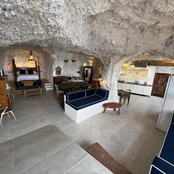 Casa Rural Cueva Las Varas, hotel v destinaci El Mudo