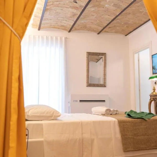 Celestino V, hotel v destinaci Sulmona