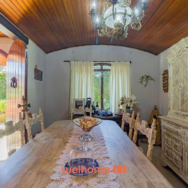 Casa em Campos do Jordão com Varanda e Lareira - Foto 5