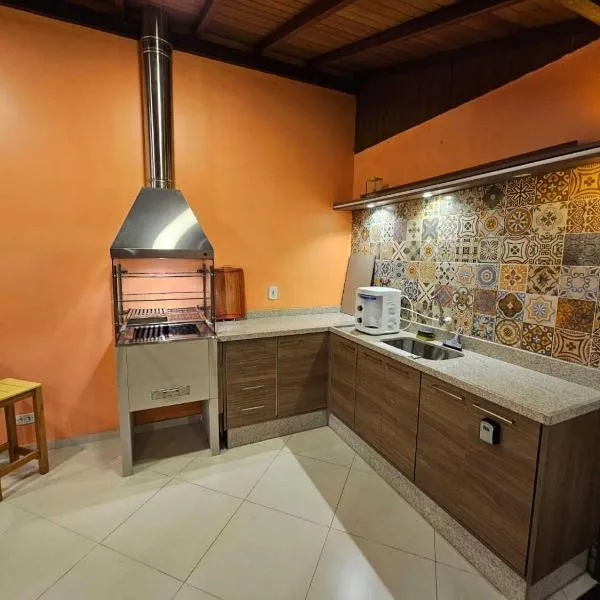 Linda Casa 2 qrts Churrasqueira garagem Resende RJ, hotel v destinaci Resende