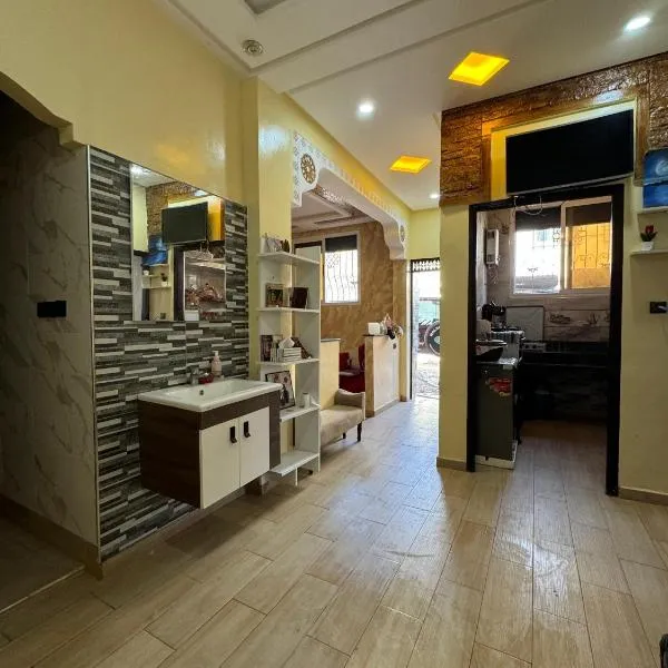 Grand appartement fabuleux, hotel in Agadir