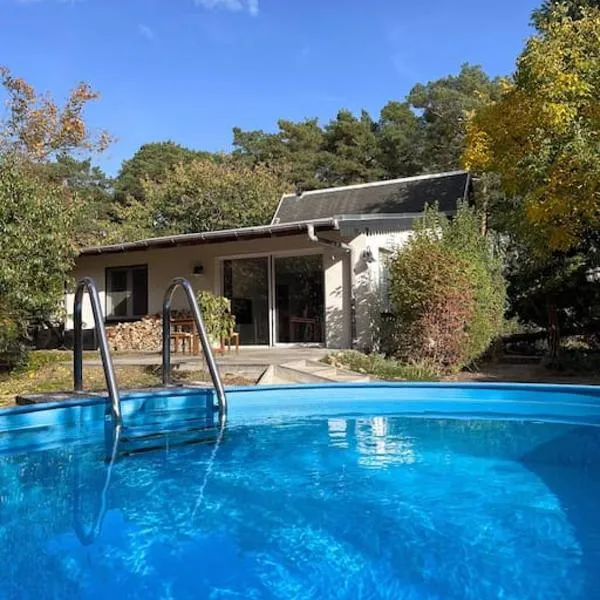 Modernes Waldhaus im Spreewald, hotel v destinaci Lübben