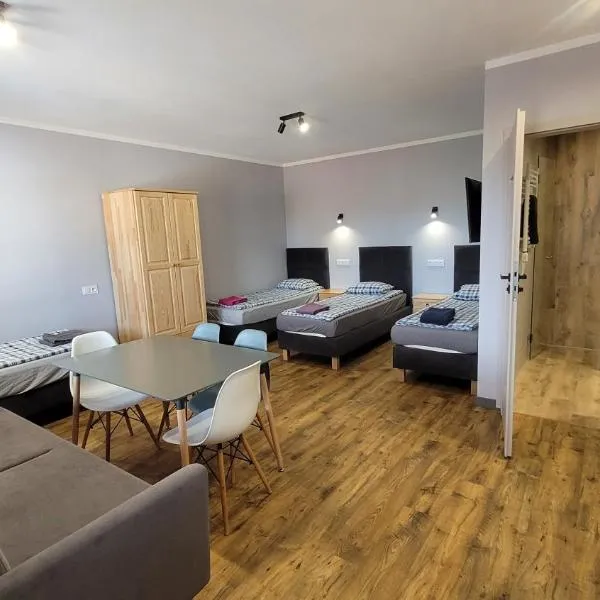 Wrzosowe Wzgórze 5 - Studia i Apartamenty, khách sạn ở Chęciny