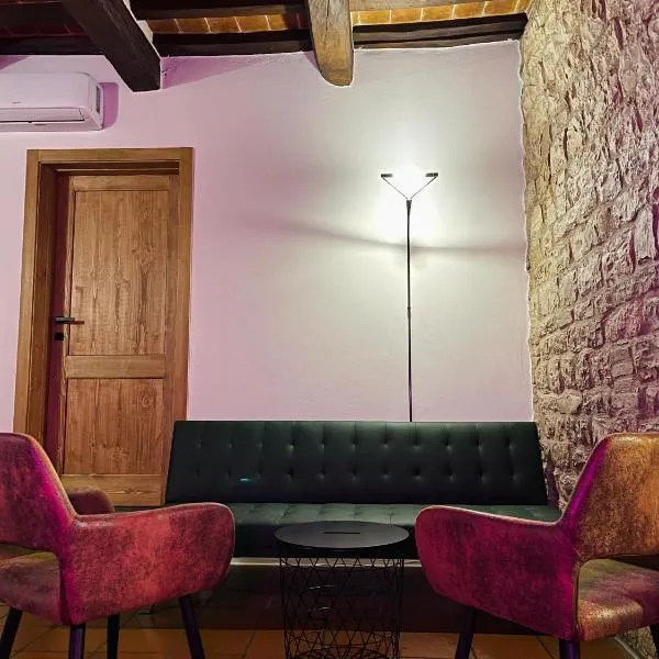 Fusion Loft - Town of Stone, hotel v destinaci Gubbio