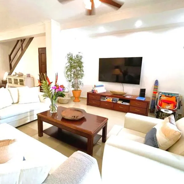 Aruba Breeze Condo B7, hotel en Palm-Eagle Beach