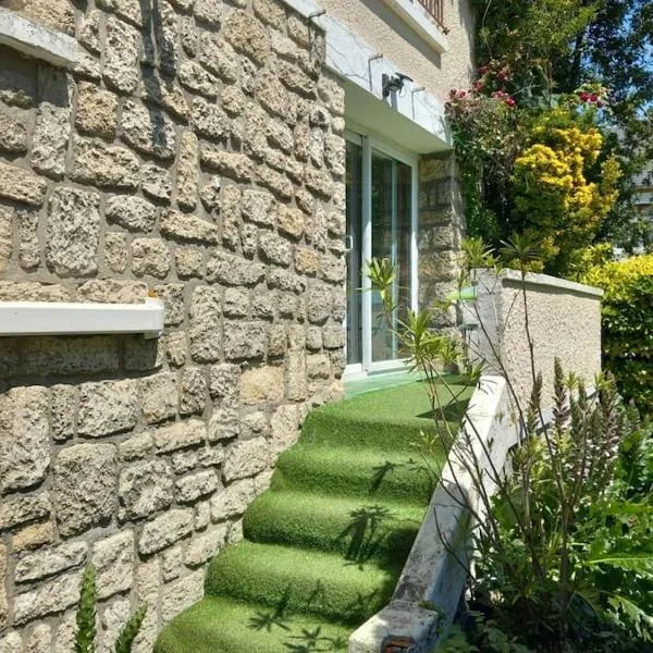 Paisible studio tout confort en bords de Seine, hotel v destinácii Juziers