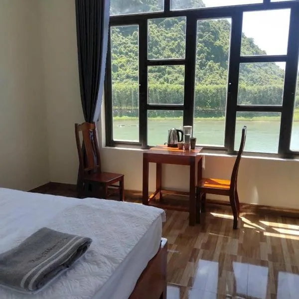 Duong Riverside Homestay、フォンニャのホテル