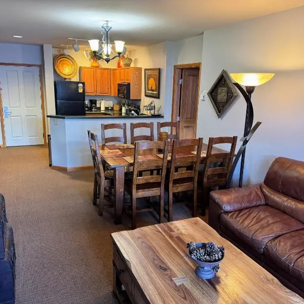 Ski-In Ski-Out Condo at Zephyr Mountain Lodge 1518, hotel v destinaci Winter Park