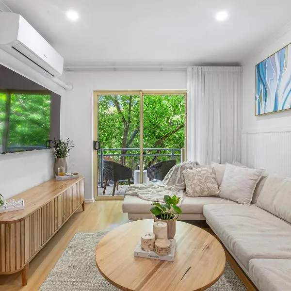 Chic East End Apartment, hotel in Adelaide