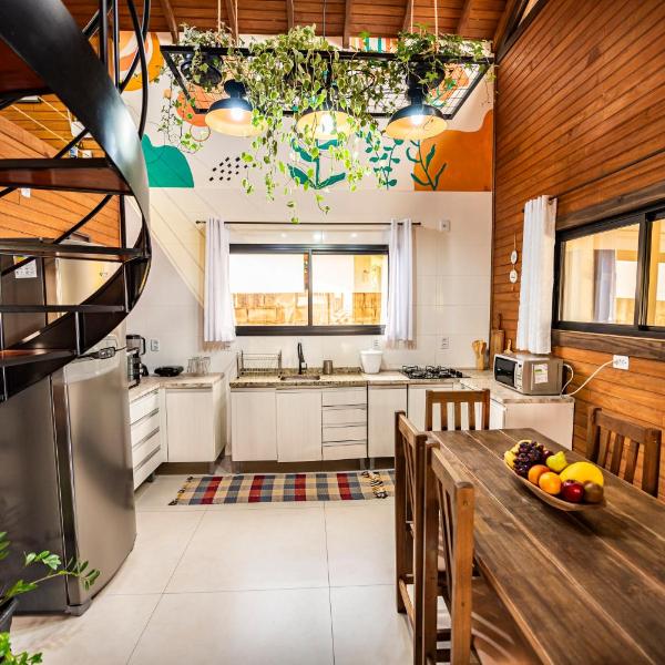 Cabana Aconchegante a 800m da Praia com 4 Quartos, Lareira Externa, Aquecedor em 2 Quartos, Netflix e Pet Friendly - Foto 4