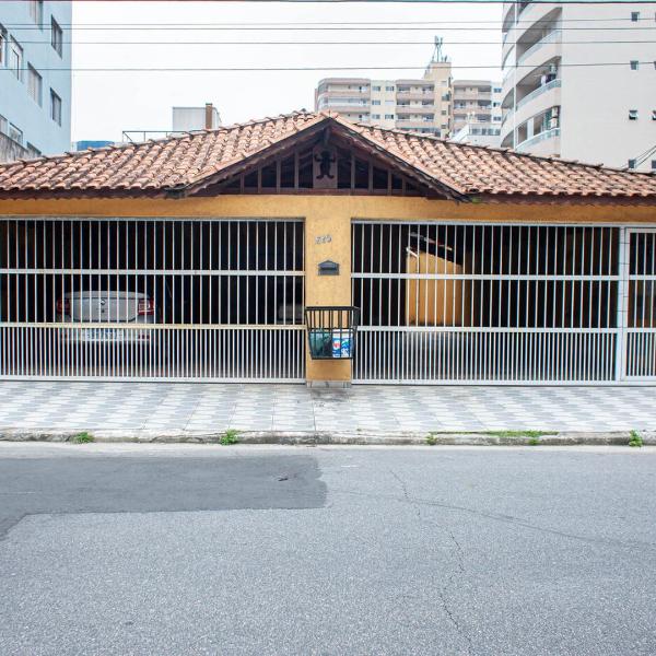 Casa aconchegante c churrasqueira a 400m da praia