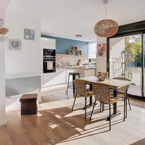 Le Canal - Appartement avec vue 4 personnes, hotel a Laredorte