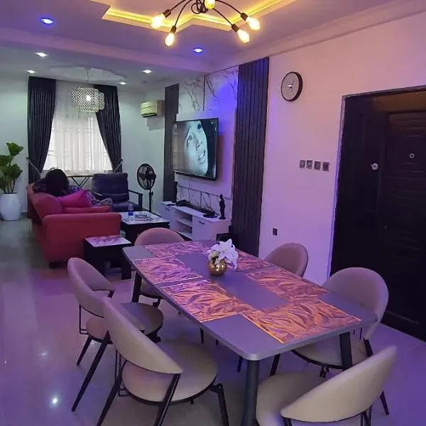 Legend's Court by Daisy's Inn, hotel v destinaci Lekki