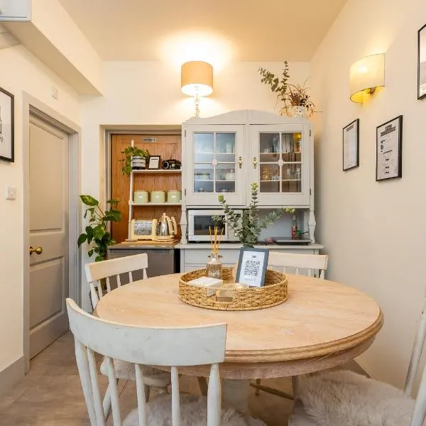 The Little Hideaway - Luxury Two Double En-Suite Bedroom Apartment, hotel v destinaci Bedford